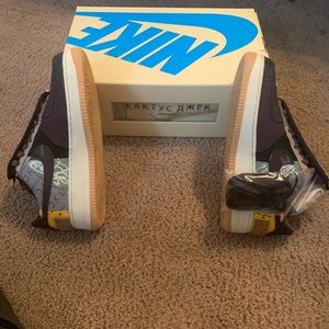 Deadstock travis scott air force 1s